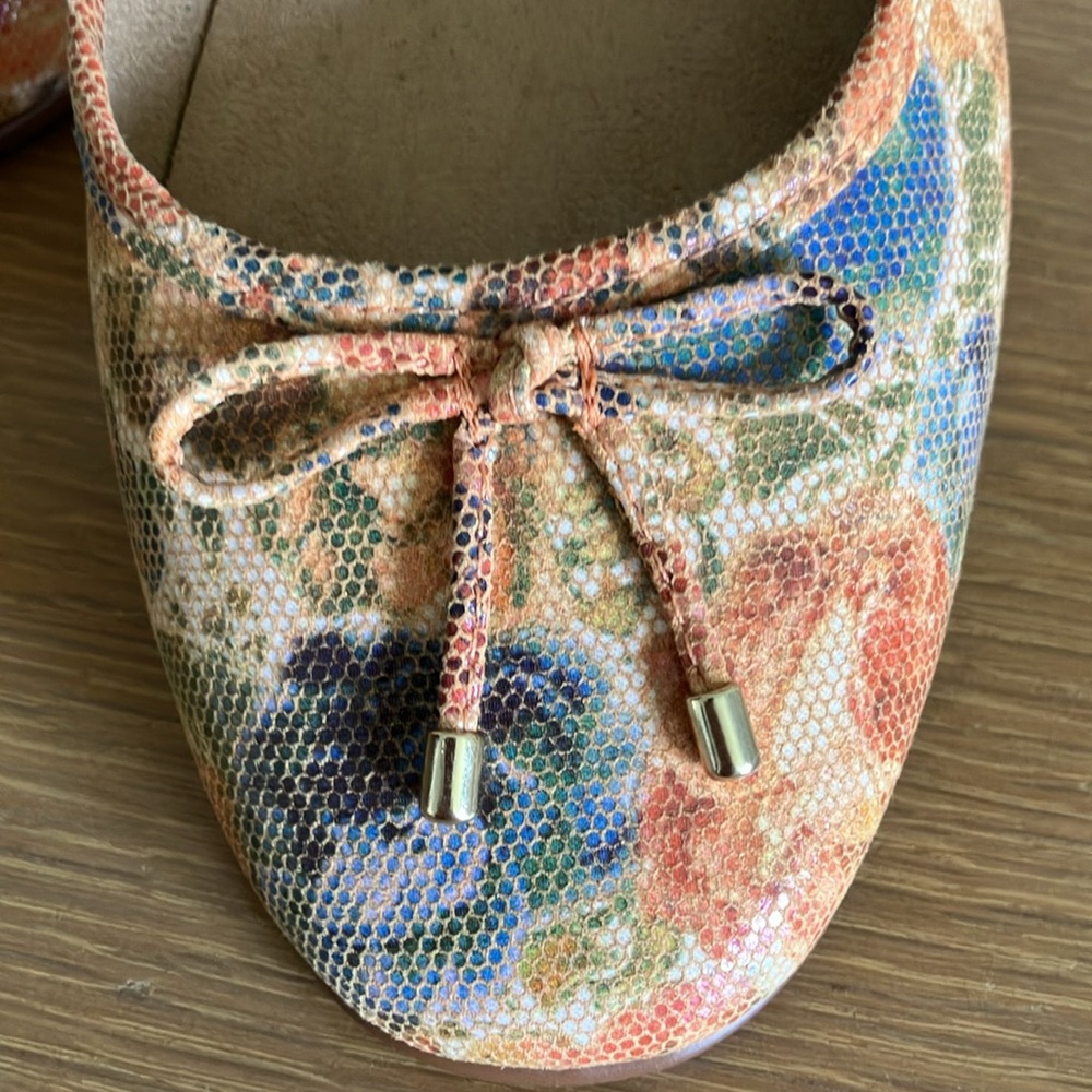Michelle D Floral Flats with Bow Accent - Picture 3 of 5